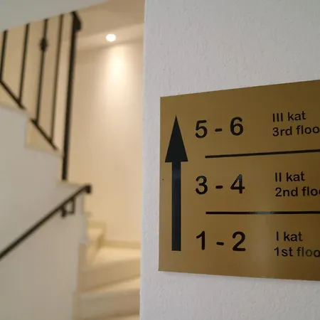 & Lela, Sipan Island