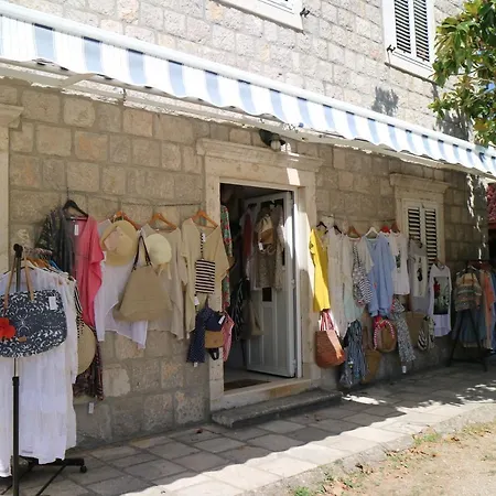 & Lela, Sipan Island Διαμέρισμα *