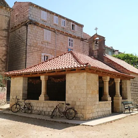 & Lela, Sipan Island