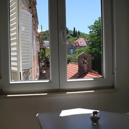 & Lela, Sipan Island Apartman