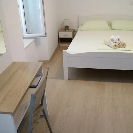 & Lela, Sipan Island Apartamento *