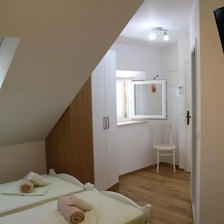 & Lela, Sipan Island Διαμέρισμα *