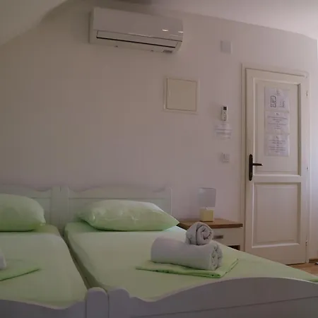 Διαμέρισμα & Lela, Sipan Island *