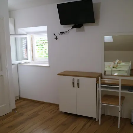 Apartamento & Lela, Sipan Island